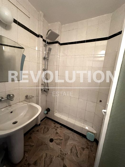 Дава се под наем Четиристаен апартамент в Варна, Автогара - 134 кв.м за 500 € - Снимка #7