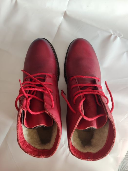 Продам женское зимние ботинки