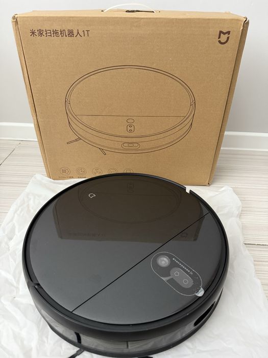 Робот-пылесос Xiaomi (черный)