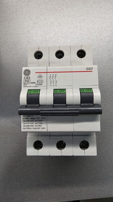 Автоматични прекъсвачи/предпазители Merlin Gerin C63A