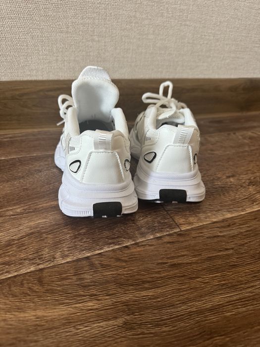 Кроссовки детские