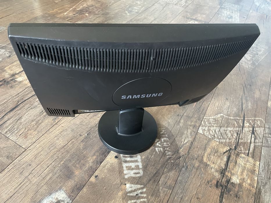 Монитор Samsung SyncMaster 943NW