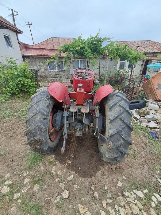 Vând Tractor U445