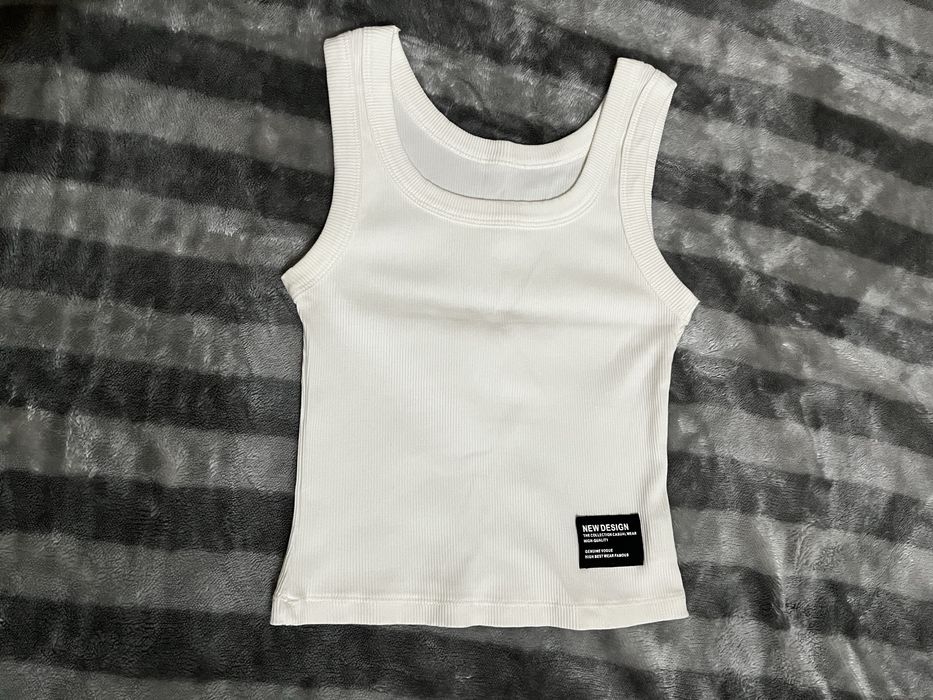 Oq va qora Crop toplar