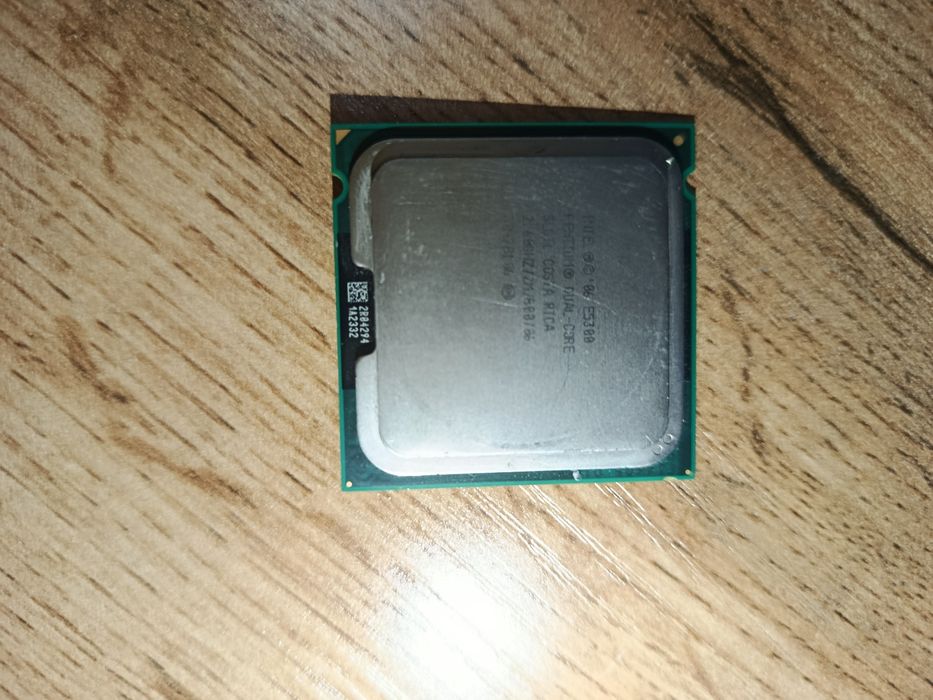 Комплект Socket 775: Процессор Intel Pentium E5300 + Кулер