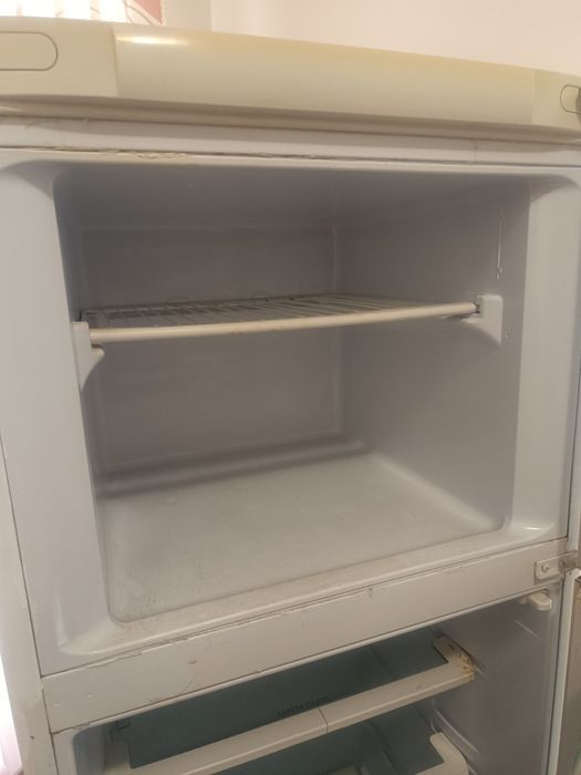 Хладилник Ariston Перфектно работещ!!!