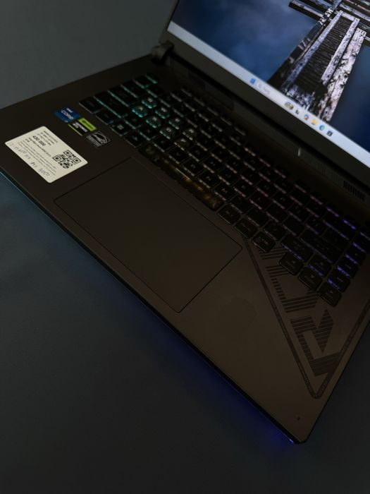 Asus RogStrix g18