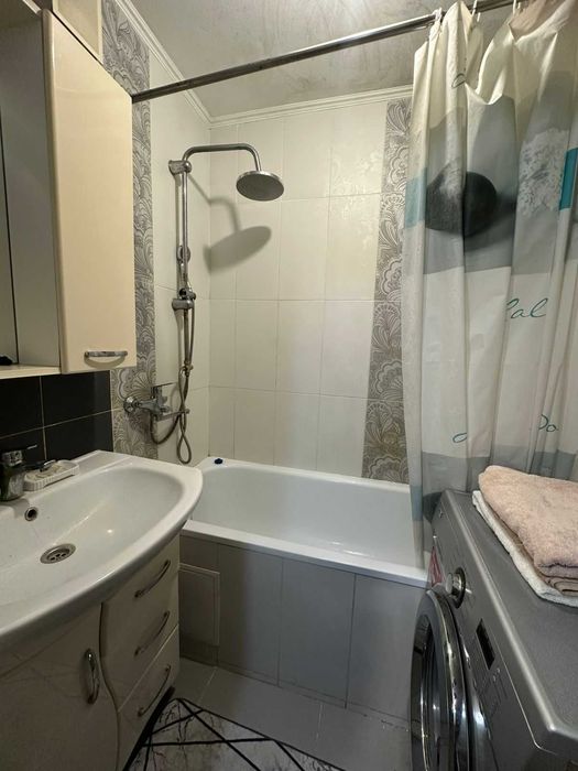 продам 2 комн квартиру