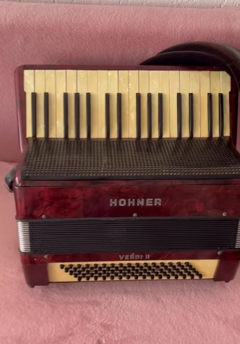 Acordeon de vânzare o bijuterie