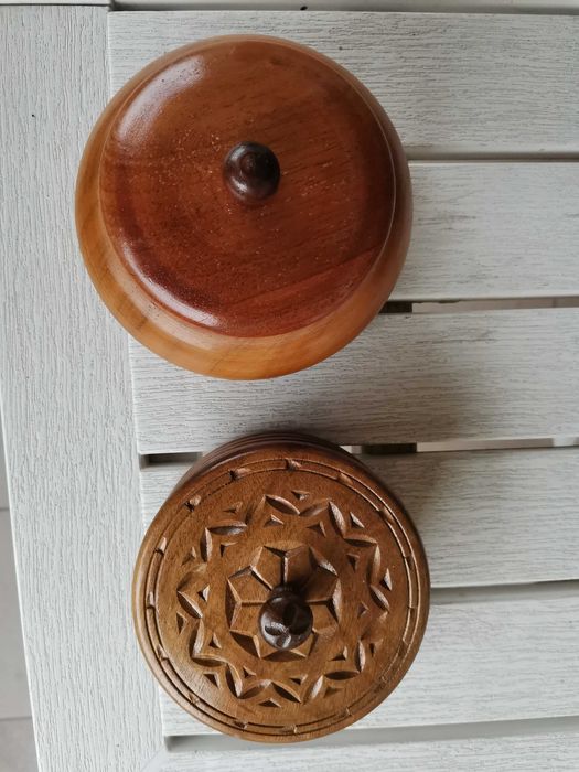 Комплект стъклени чаши и декорации за дома