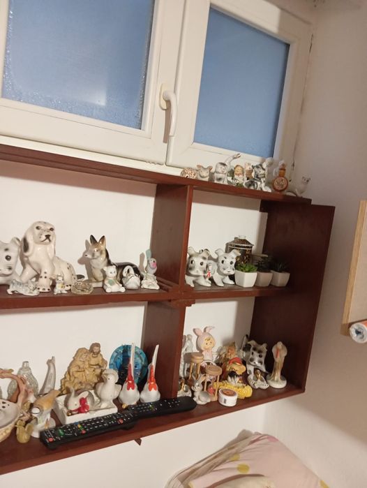 Colectie de bibelouri vechi