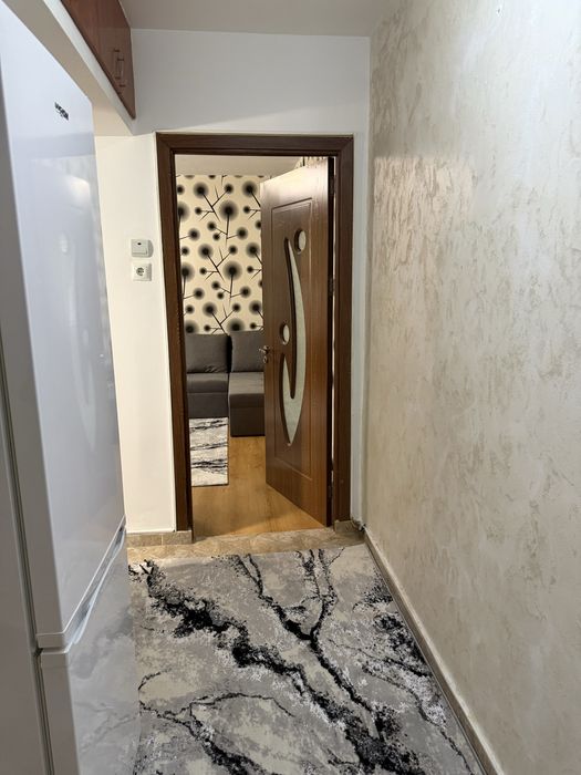 Inchiriez apartament