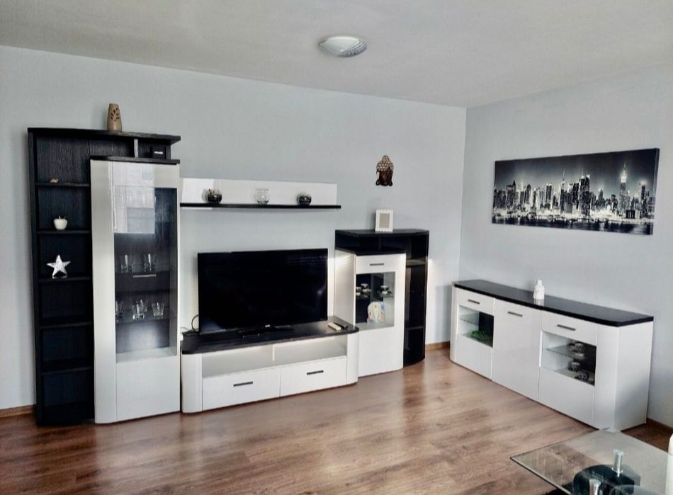 Дава се под наем Двустаен апартамент в София, Люлин 10 - 75 кв.м за 453.9 € - Снимка #2