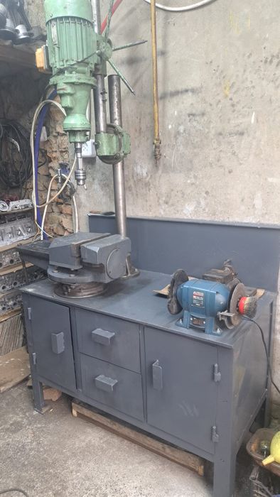 Верстак стол светлее Тиски сатылады