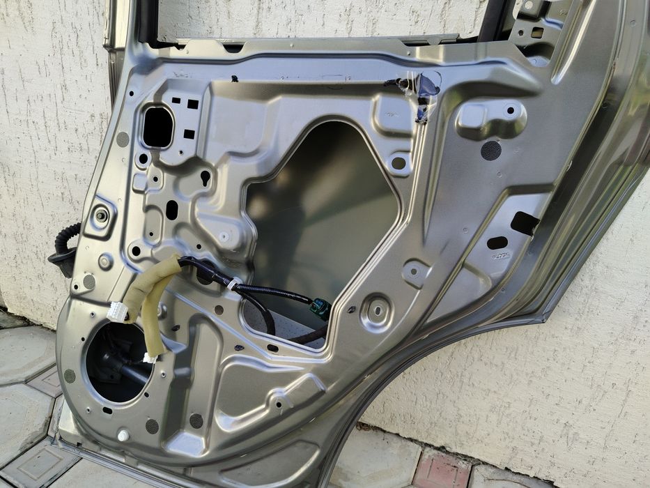 Двери Nissan Juke