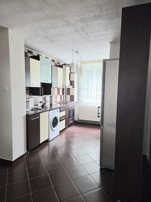 Inchiriere apartament 3 camere