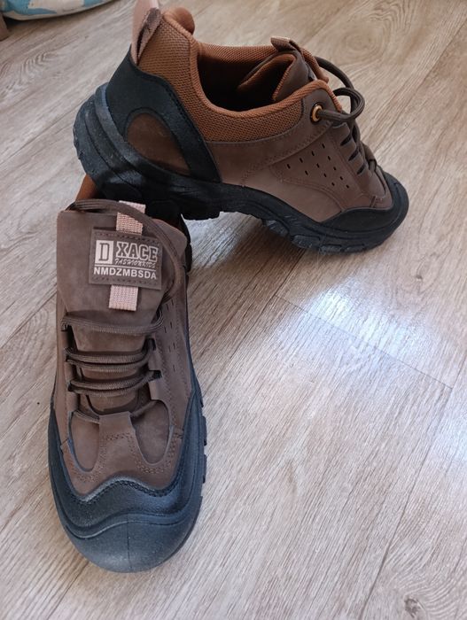 Продам кроссовки