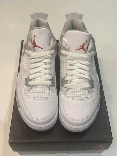 Sneakers Jordan4 White Oreo cu eticheta (nu Nike, Gucci, Adidas, Balenciaga)