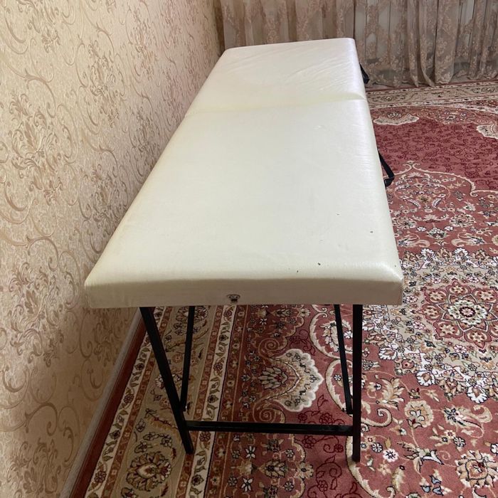 Массажная кушетка