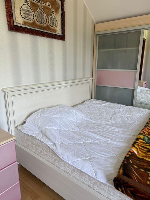 Продам кровать и комод с зеркалом