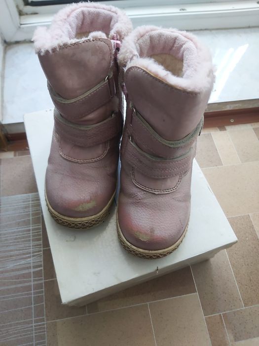 Продам зимние сапожки для девочки!
