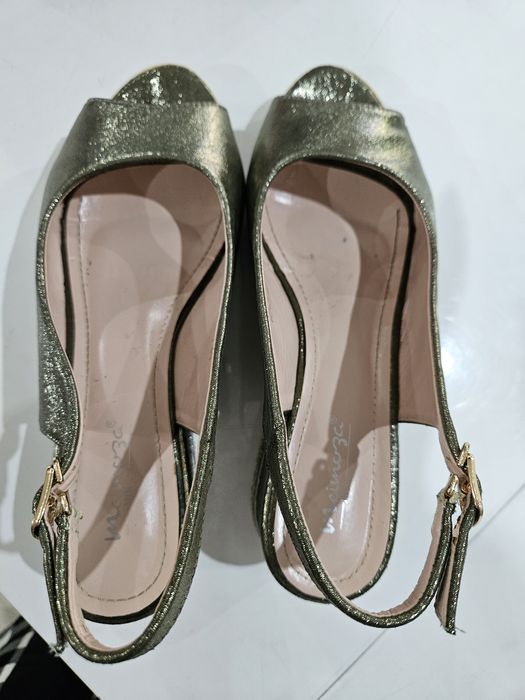 Продам босоножки