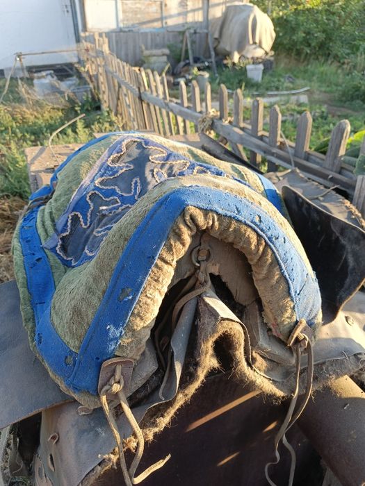 Продам деревянный седло ретро