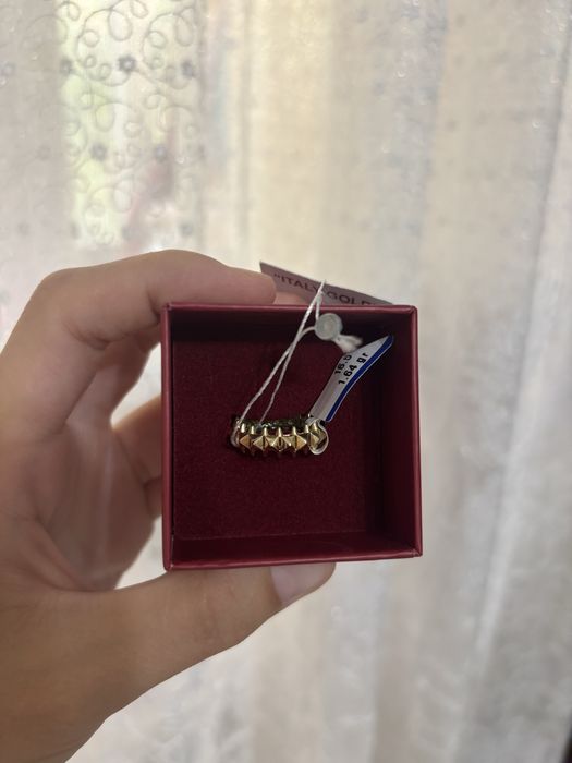 Продам золотое кольцо