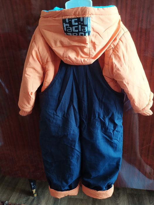 Продаётся зимний комбинезон