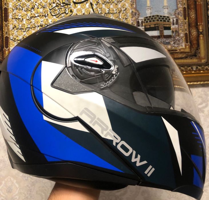 Продам мотошлем.