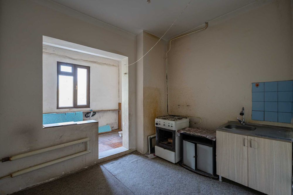 Panelniy Ohangrabo 2 Hona 1 Etaj No turarga mos kvartira sotiladi