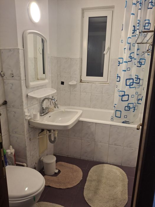 Inchiriez ap.2 camere zona centrala