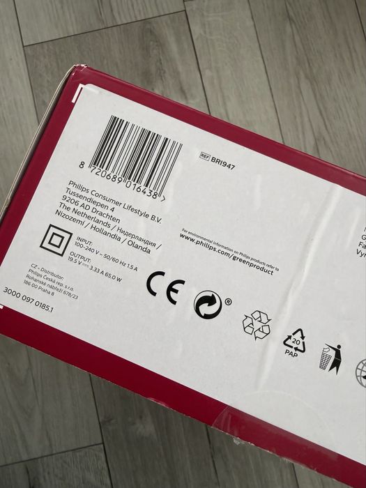Фотоепилатор IPL Philips Lumea Seria 8000 BRI947/00