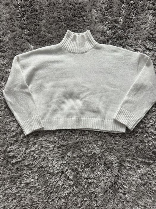 Дамски пуловер бял