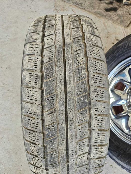 продам комплект шин