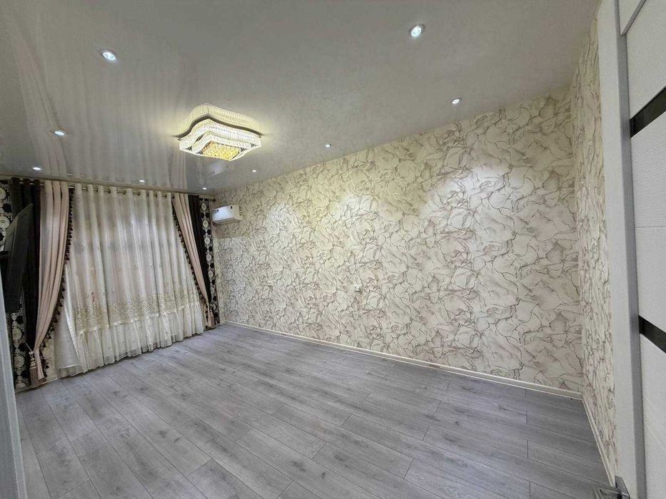 Продаётся 2х комн квартира на 1 этаже Ор-р  6 микрорайон Мадина