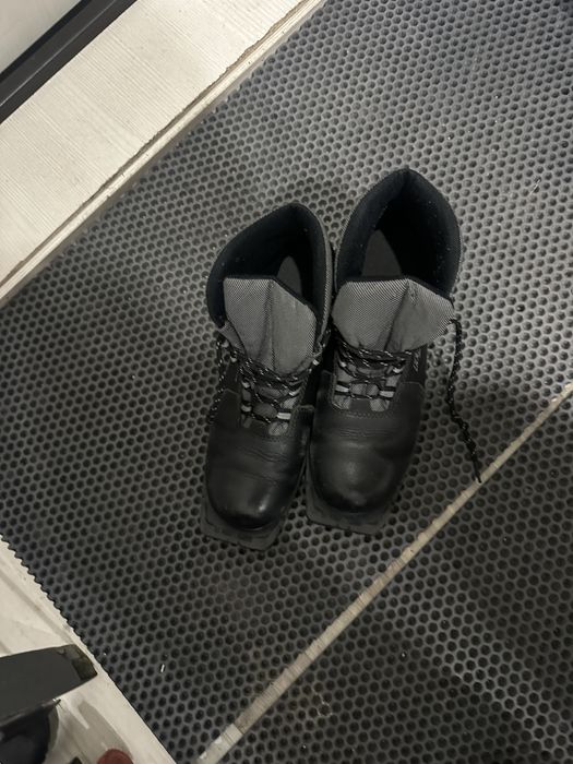 Подам лыжи в хорошем состояние