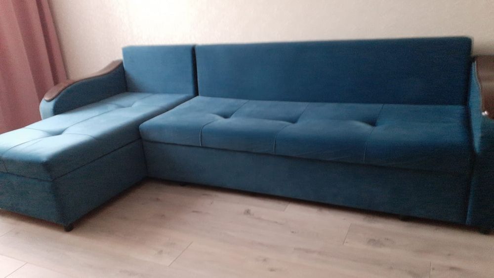 Продам диван угловой