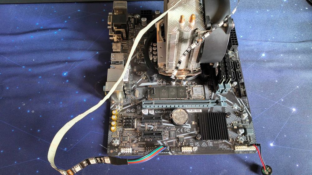 Vand sistem Intel I3 si AMD RX550