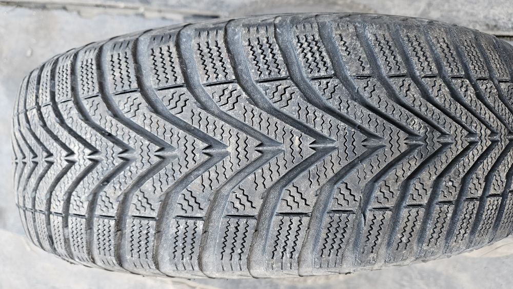 2бр гуми 185 65 15 вредещайн