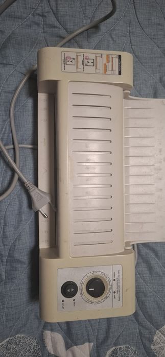 Laminat aparat A 4 format