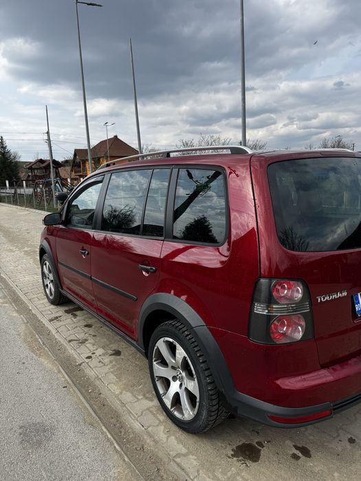 Volkswagen cross touran