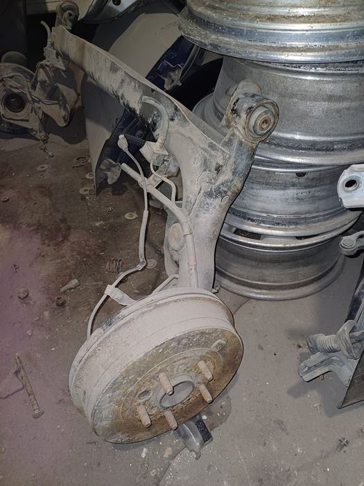 Балка задняя тойота ипсум