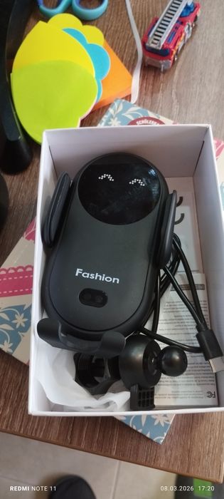 Стойка за телефон за кола черна