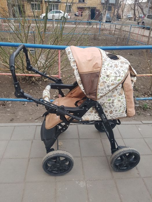 Коляска прогулочная в хорошем состоянии б/у всесезонка(самовывоз)15000