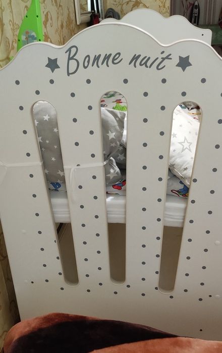 Продам детскую кроватку