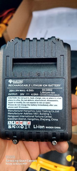 Cheie Impact  cu 2 accu + încarcator