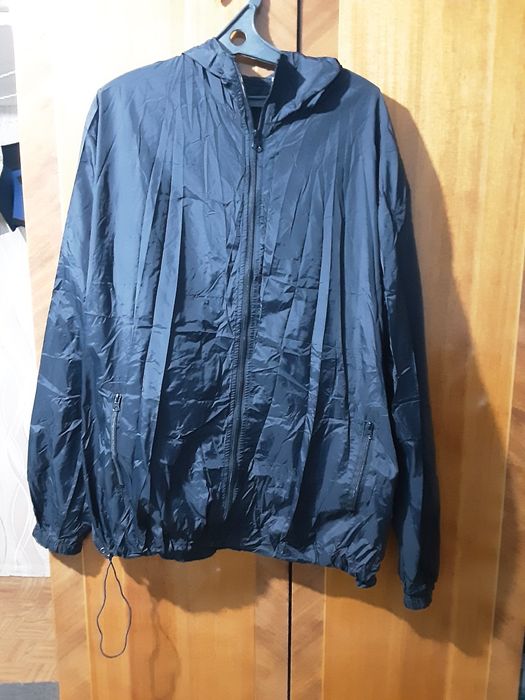 Продам новую ветровку