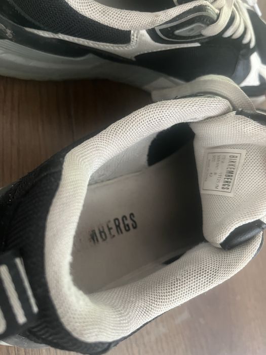 Продам оригинальные кроссовки Bikkembergs