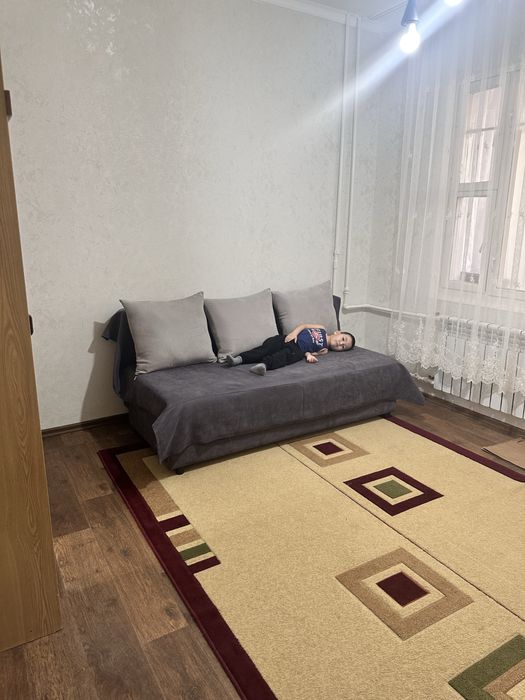 Ковер б/у 2х3м в хорошем состоянии